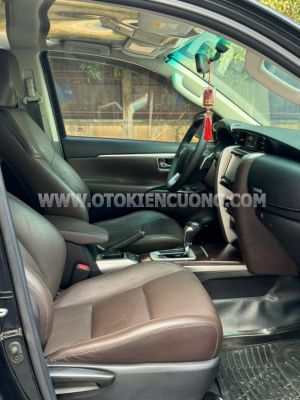 Xe Toyota Fortuner 2.7V 4x2 AT 2017