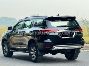 Xe Toyota Fortuner 2.7V 4x2 AT 2017