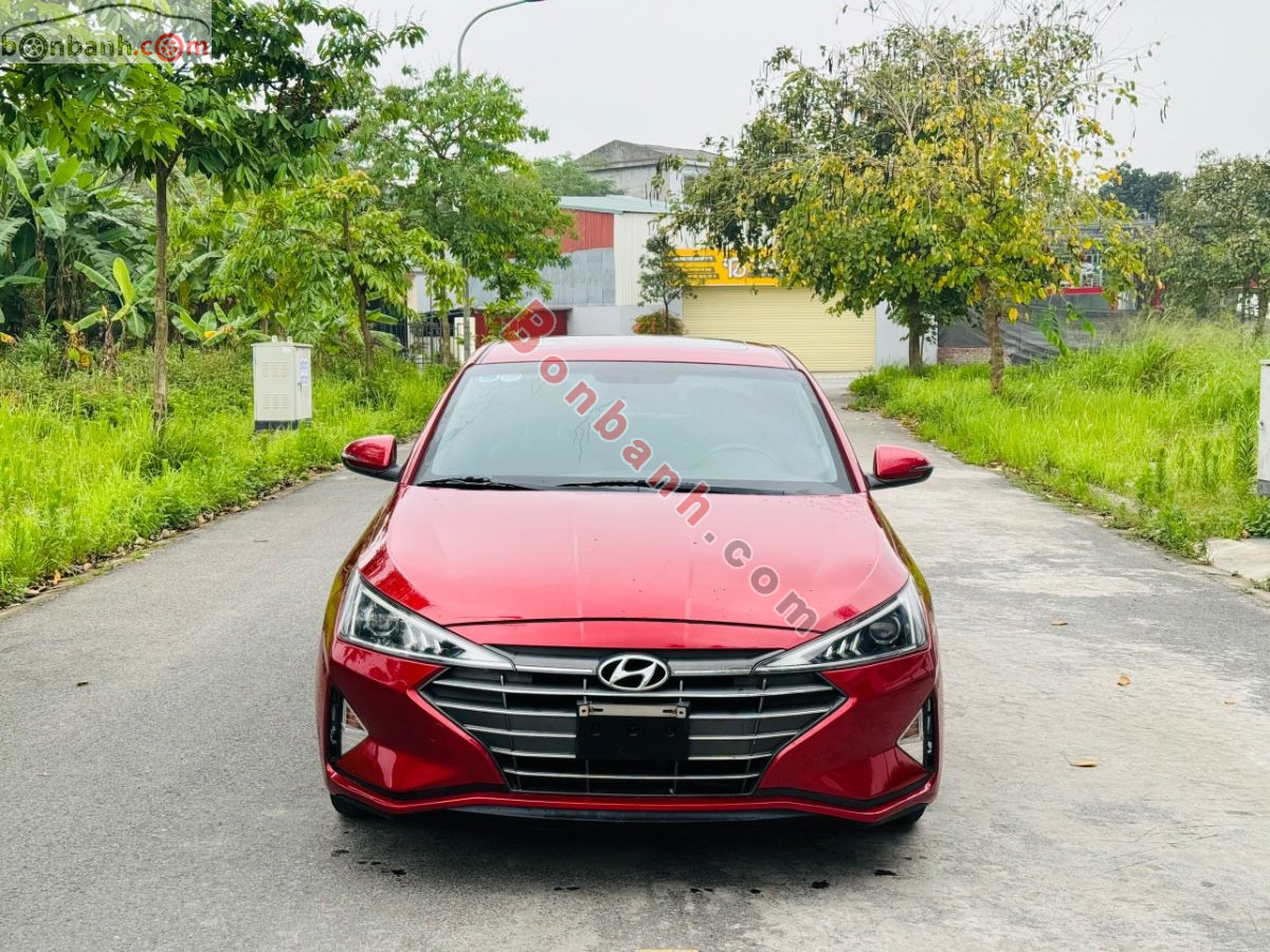 Hyundai Elantra 1.6 AT