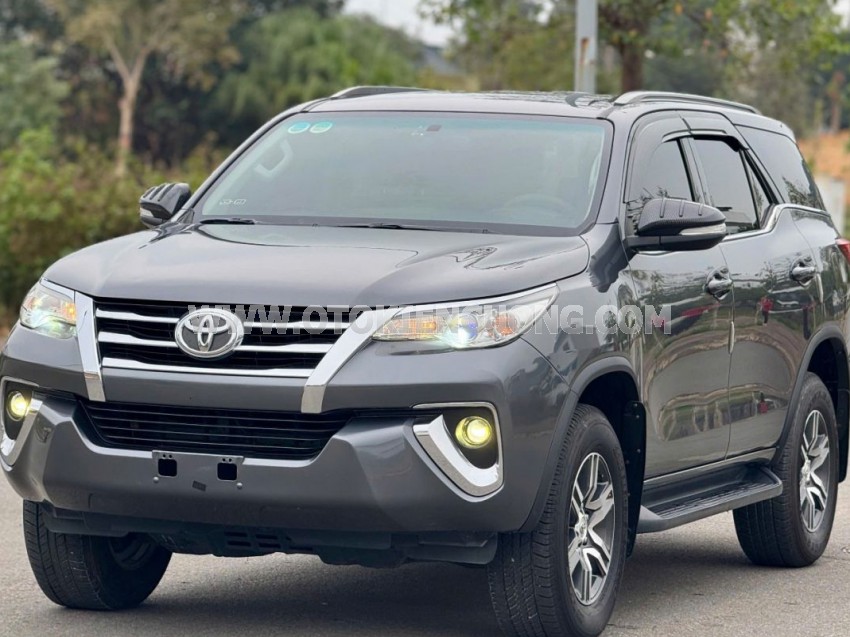Toyota Fortuner 2.7V 4x2 AT