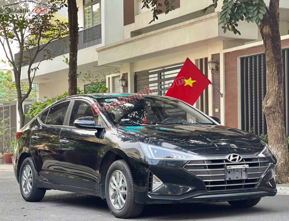 Hyundai Elantra 1.6 MT