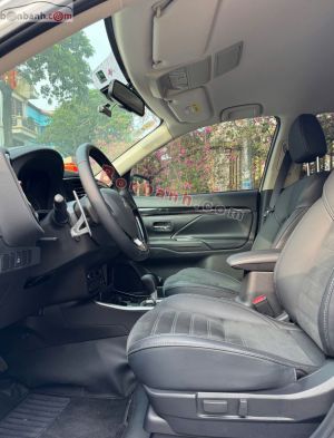 Xe Mitsubishi Outlander 2.0 CVT 2024
