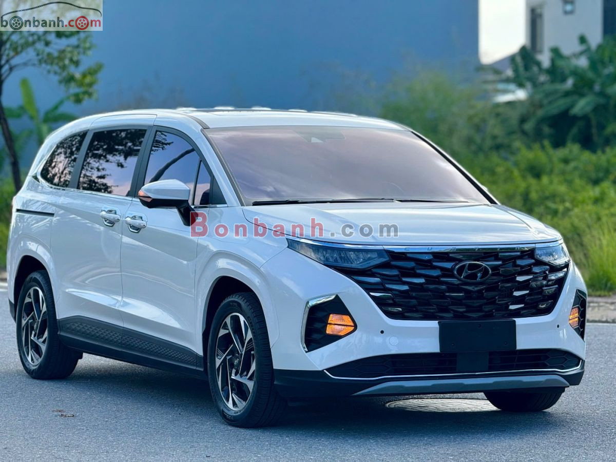Hyundai Custin Cao Cấp 2.0T 2024