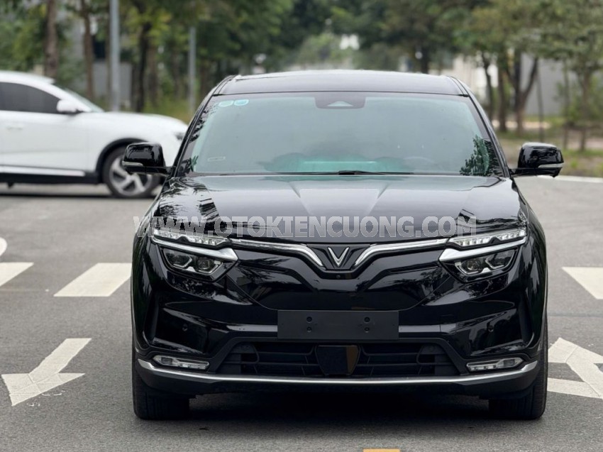 VinFast VF8 Eco AWD