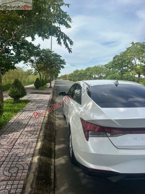 Xe Hyundai Elantra 1.6 AT Tiêu chuẩn 2023