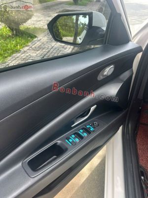 Xe Hyundai Elantra 1.6 AT Tiêu chuẩn 2023