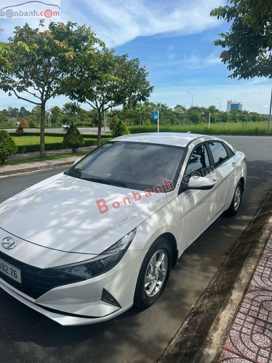 Hyundai Elantra 1.6 AT Tiêu chuẩn 2023