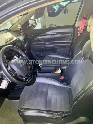 Xe Mitsubishi Outlander Premium 2.0 CVT 2023