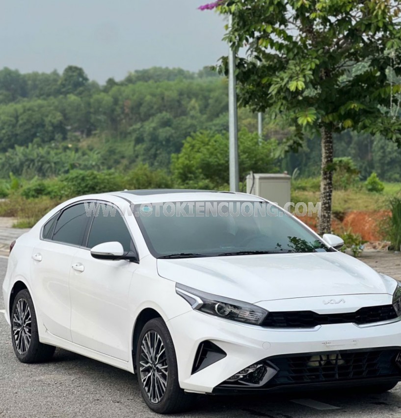 Kia K3 Luxury 1.6 AT