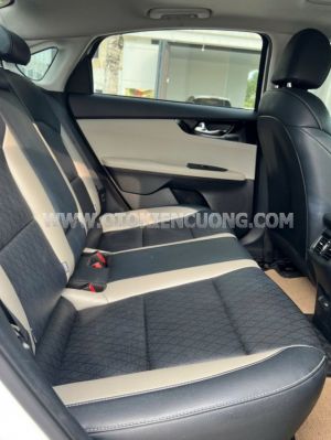 Xe Kia K3 Luxury 1.6 AT 2024