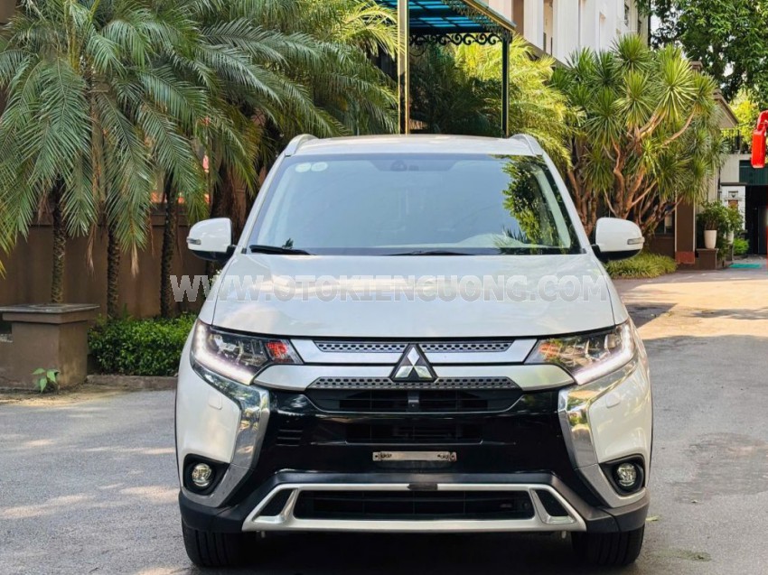Mitsubishi Outlander 2.0 CVT Premium 2020