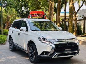 Xe Mitsubishi Outlander 2.0 CVT Premium 2020